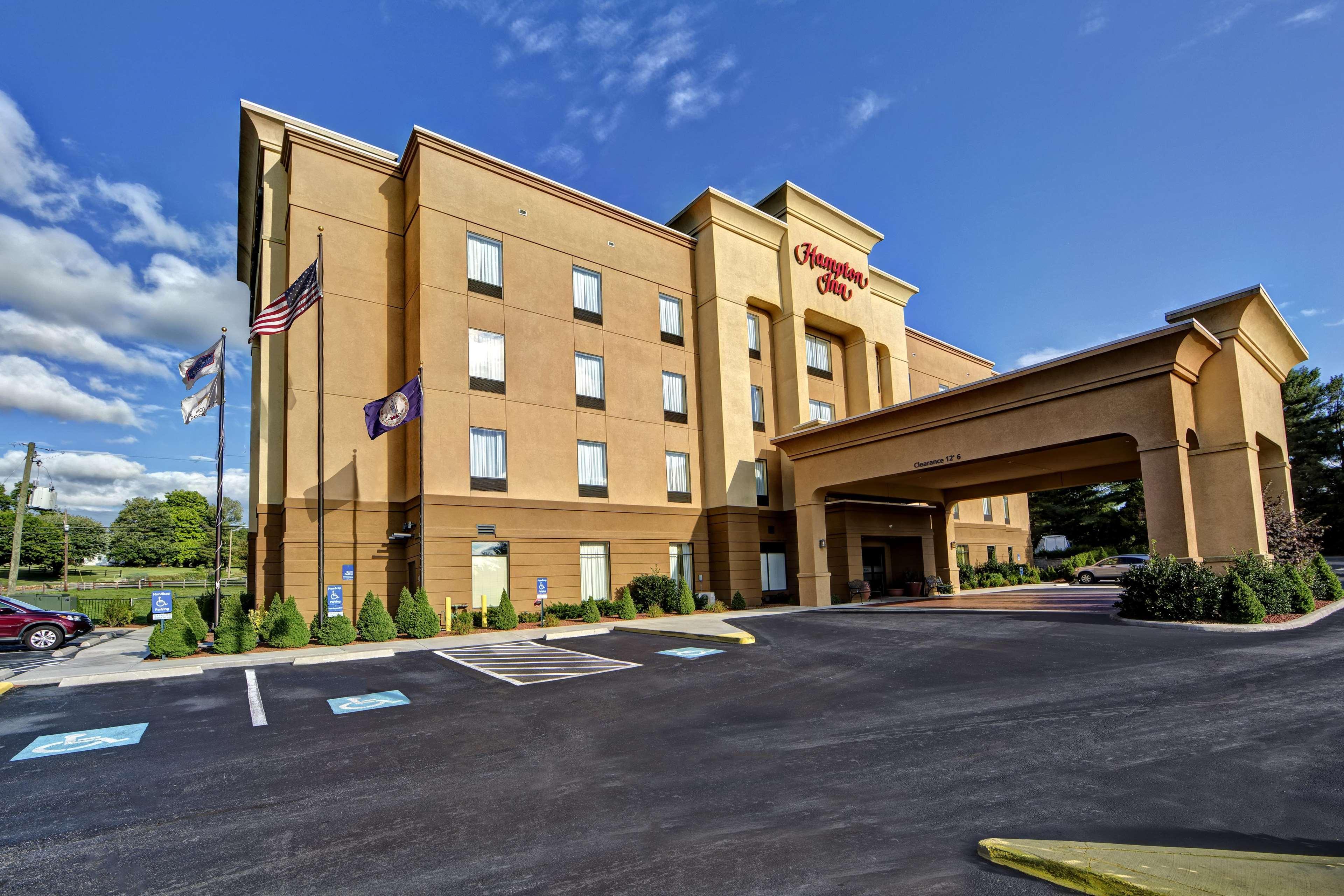 Hampton Inn Galax Экстерьер фото